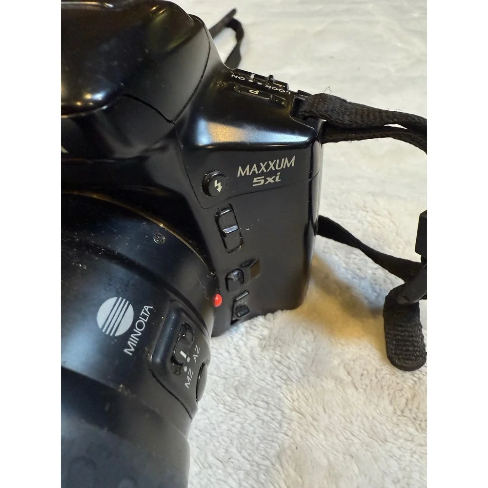 Minolta Maxxum 5xi 35mm SLR Film Camera with AF Zoom xi 80-200mm Lens Black
